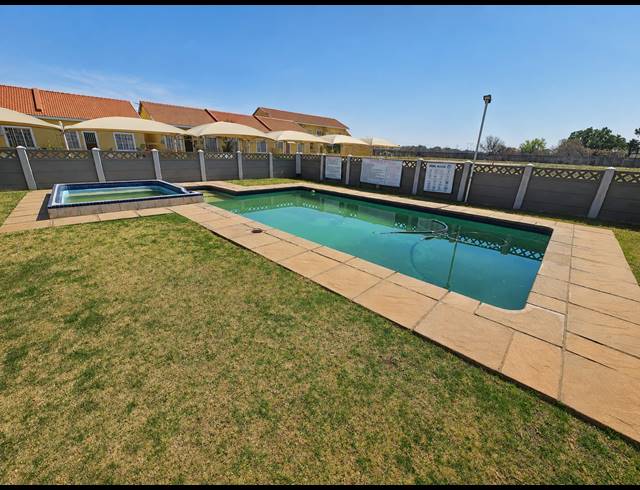 2 BEDROOM TOWNHOUSE FOR SALE IN KOOKRUS